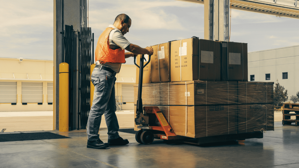 Servicios de almacenaje y logística: el recorrido completo de un palé