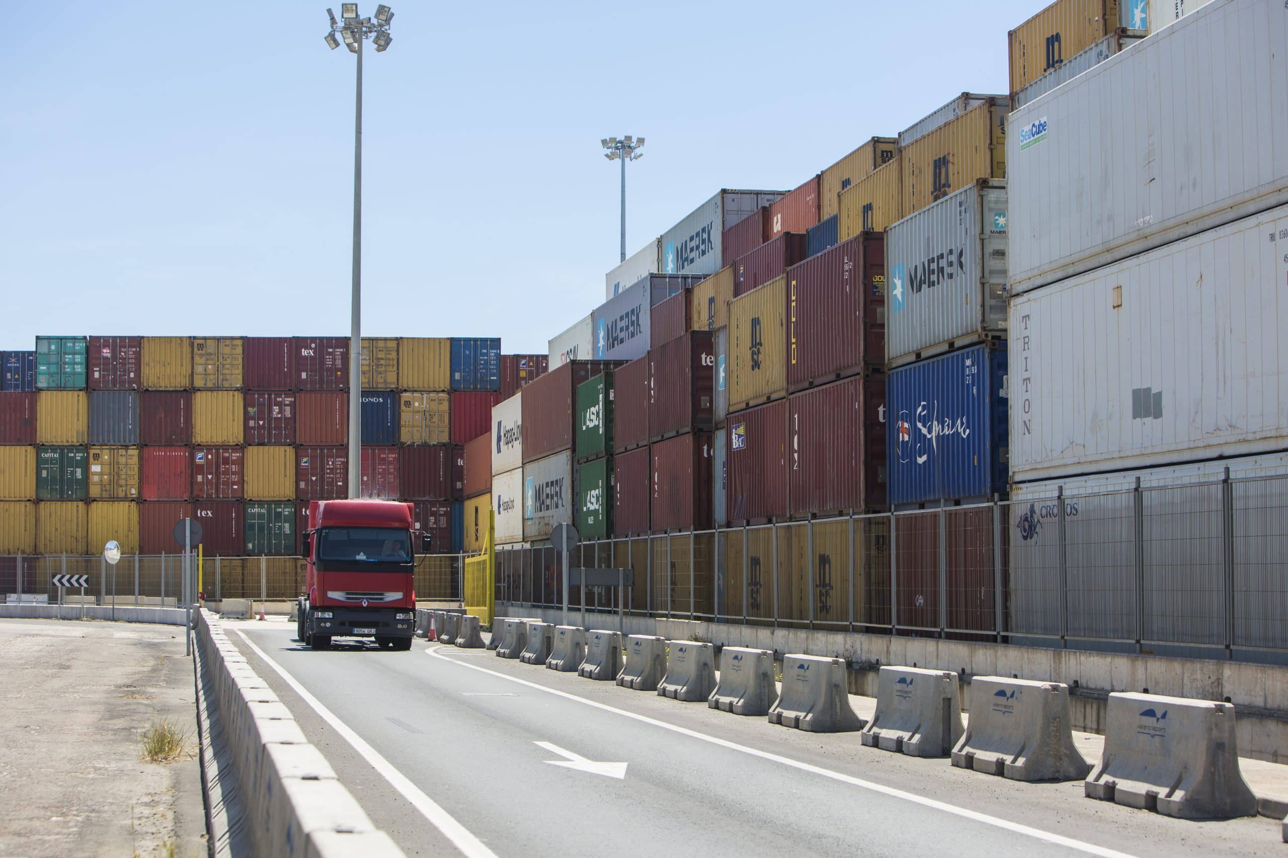 Cross docking logistics companies in Spain for ecommerce, retail and international distribution